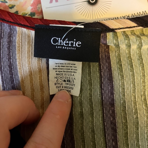 Cute long sleeve crop top - Picture 3 of 4